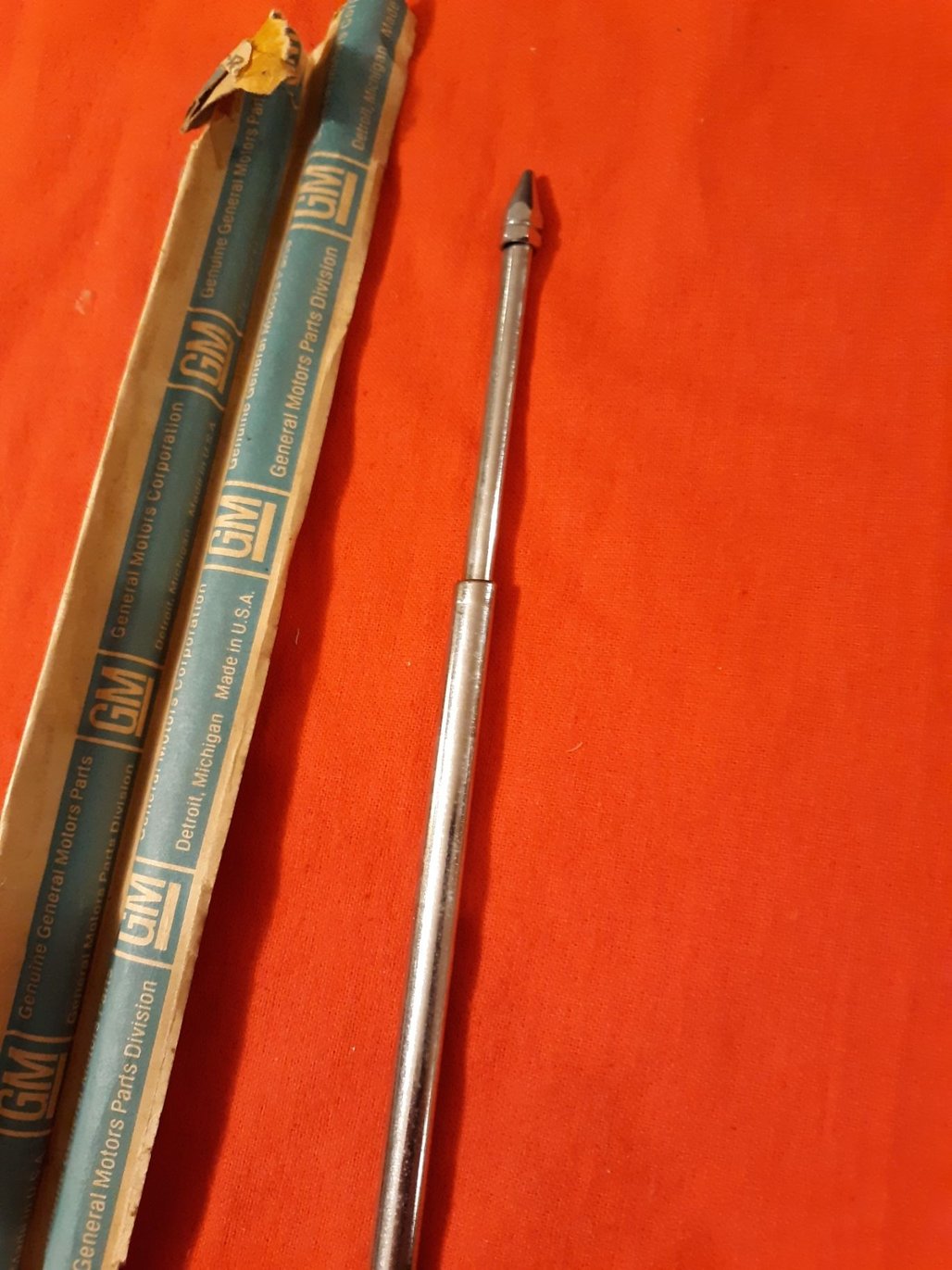 NOS Oldsmobile Antenna Mast 402253