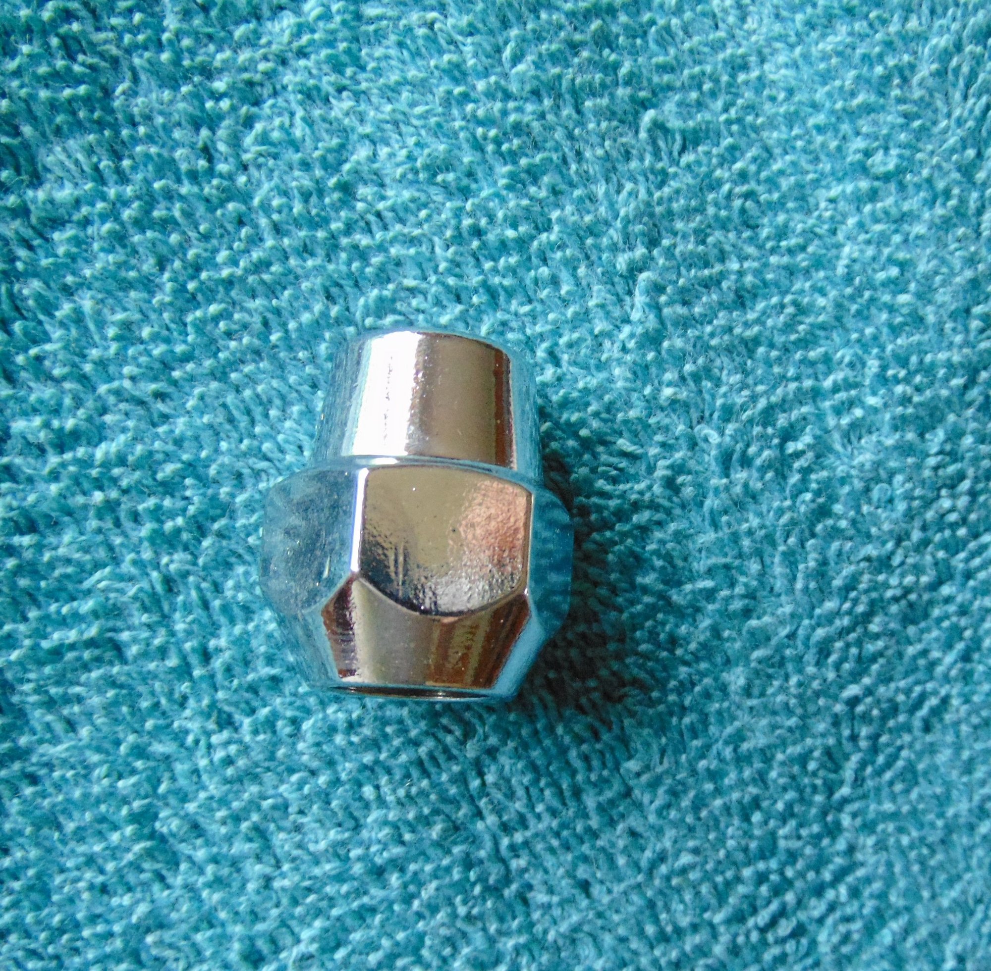 1970 style chrome lug nuts. - ClassicOldsmobile.com