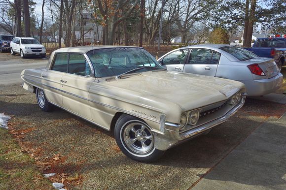 1961 Oldsmobile Super 88 Holiday 4 door hardtop - exterior view.