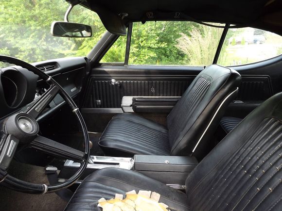 Original Interior with power windows that work ,tilt steering wheel , power Drivers Seat