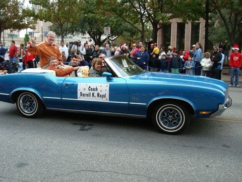 Darrel Royal in the parade car. 2008