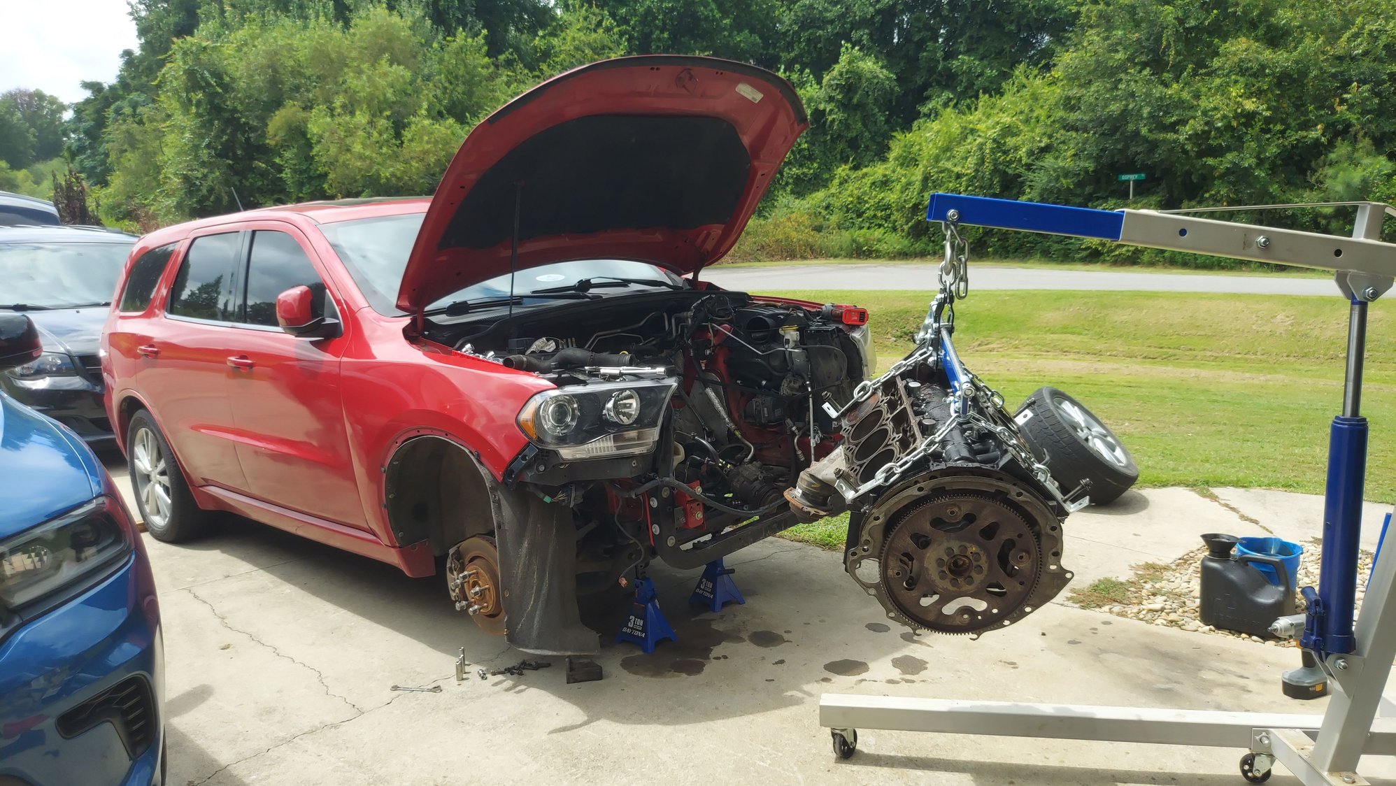 Engine cam out rather easily for those doing this for the first time.