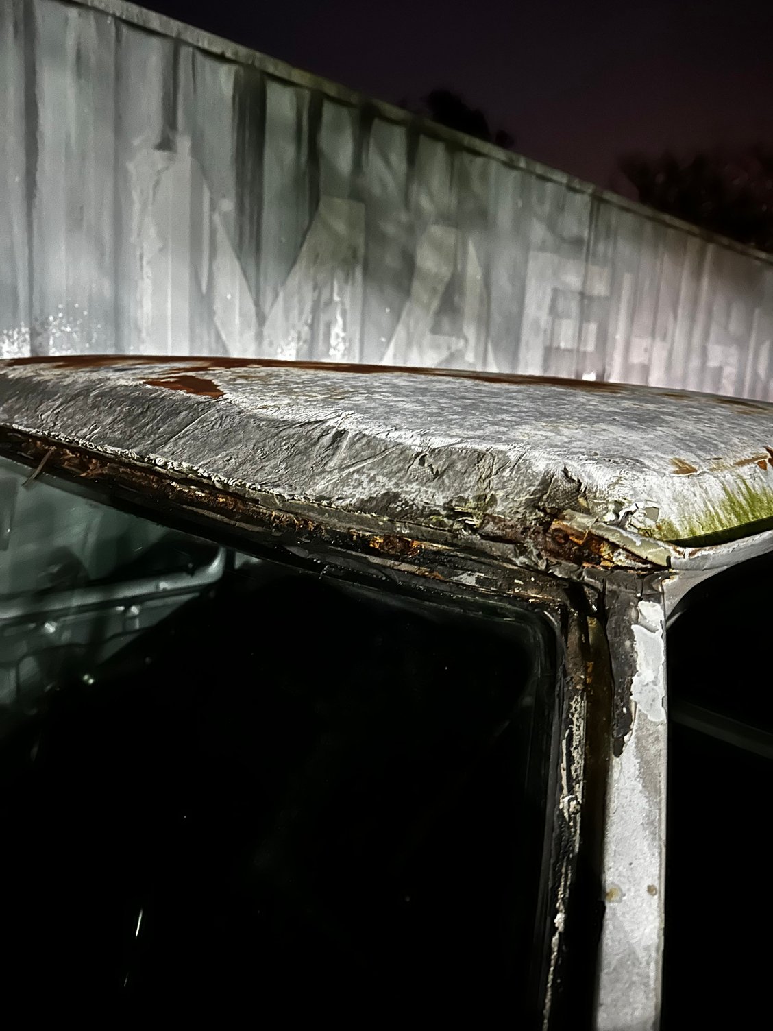 Somebody ftried a fiber glass repair