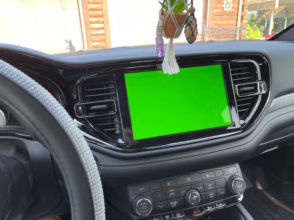 Just had it happen to my 2021 Durango I have 1000 miles on it last week the sound went out and it became unresponsive the next day it was fine and now this morning I have the green screen