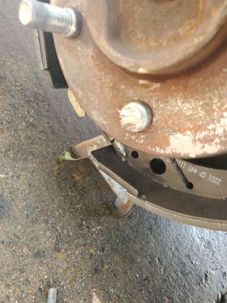 Cut into stud for chisel on hammer drill set to hammer.   Ended up cross cutting and using the point chisel.