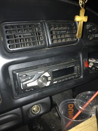 Single din Bluetooth radio