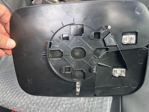 Replacement glass back (I broke one of the metal prong clips).