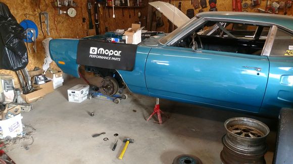 69.5 Q5 SIXPACK Bee auto. Purchased new 9-04-69. Under construction.