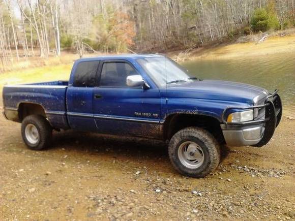 crate 360,rebuilt 46re and t case..2'' lift 31x10.50r15 sony explode system,glaspack exhaust, and no abs