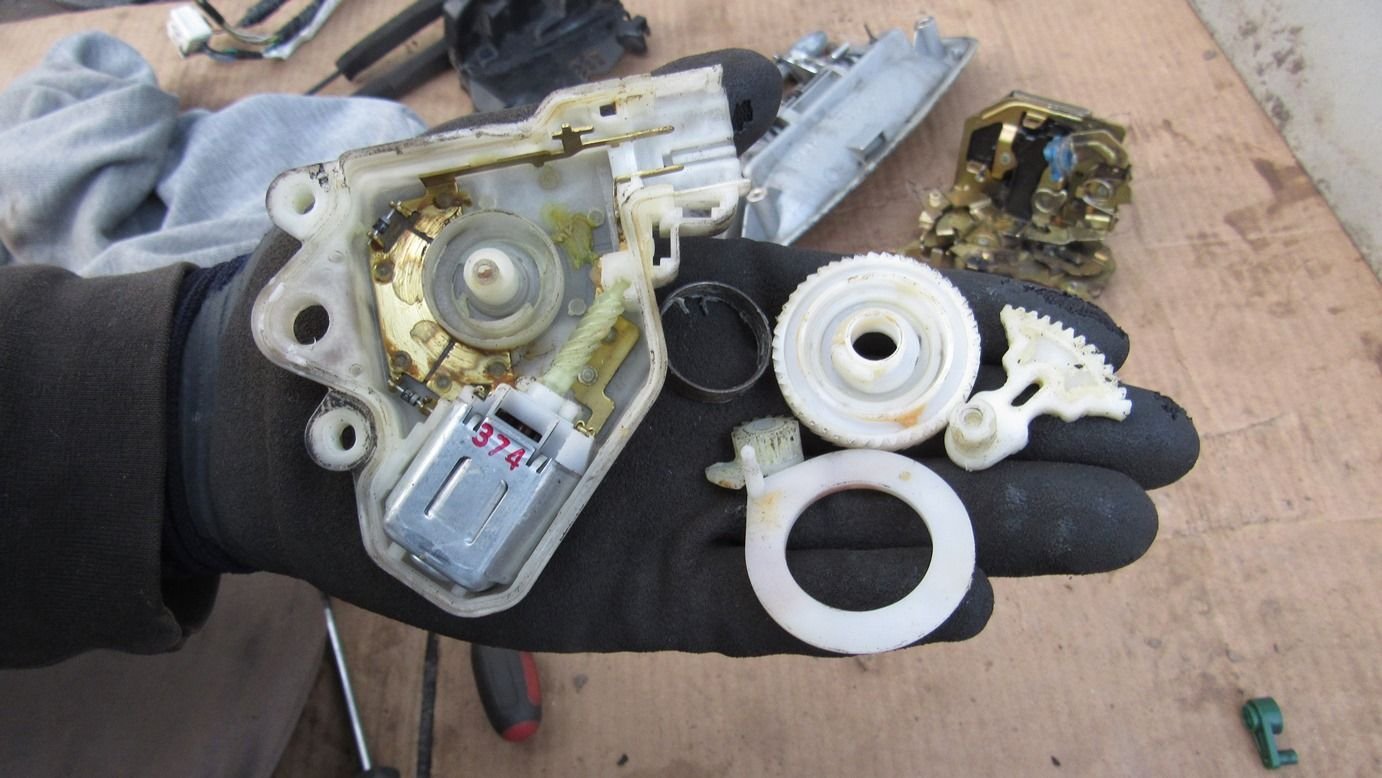 How Power Door Locks Work G35Driver Infiniti G35 & G37 Forum Discussion