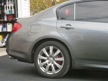 Red Calipers, Drilled and Slotted Rotors