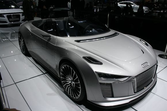 Audi e tron Spyder front