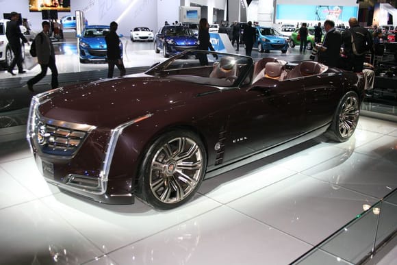 Cadillac Ciel side,