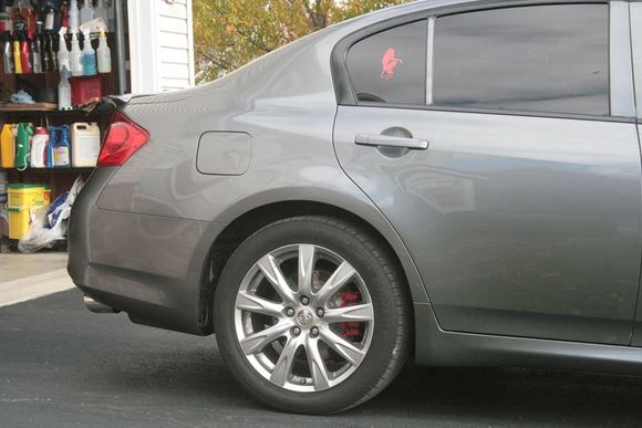 Red Calipers, Drilled and Slotted Rotors