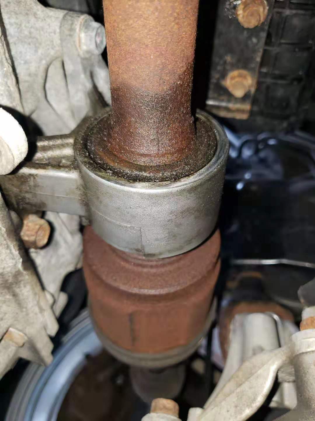 honda accord v4 2013 driving shaft leaking? HondaTech Honda Forum