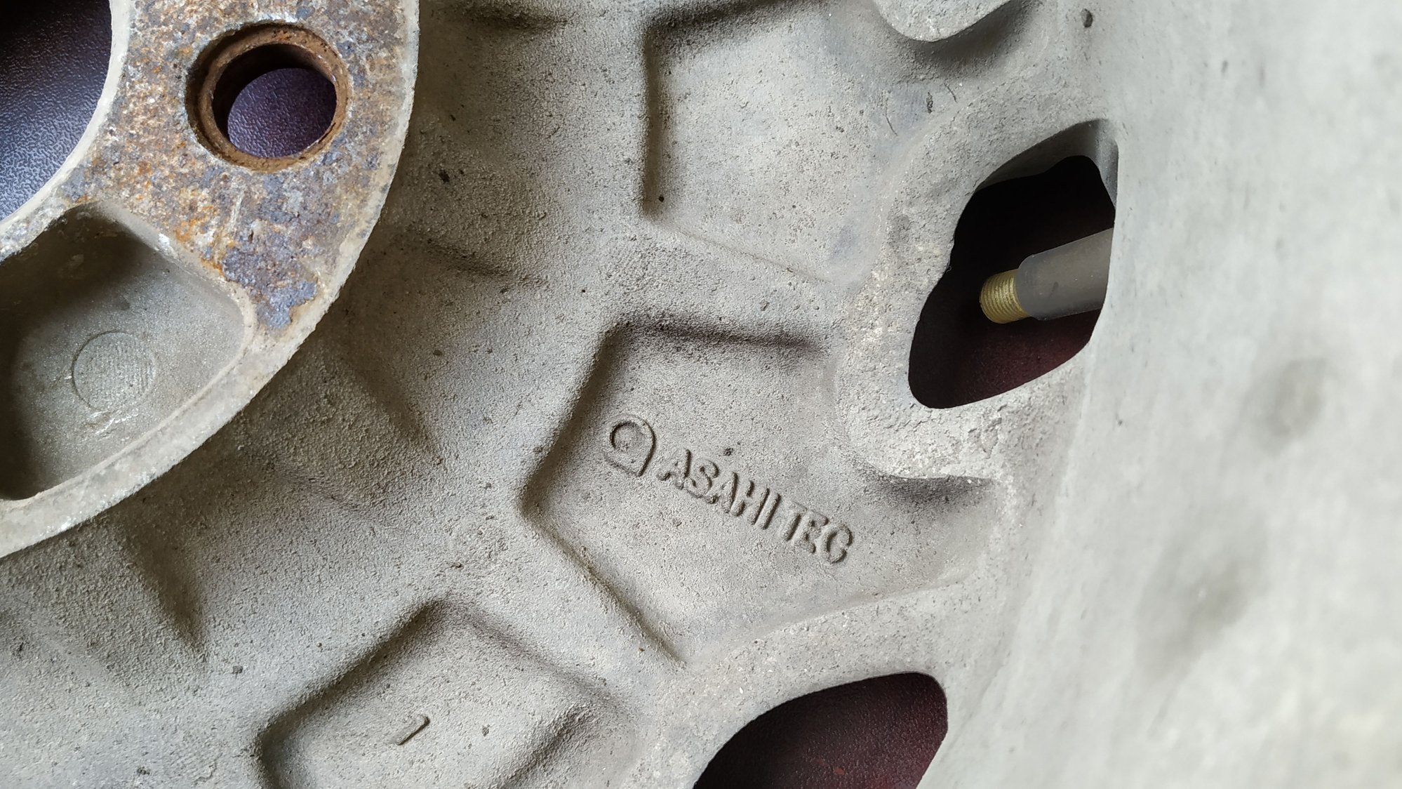 Help me find my missing hubcaps HondaTech Honda Forum Discussion