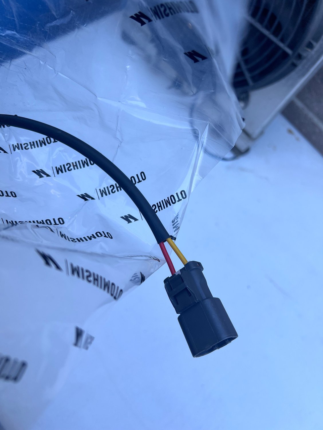 I guess I need to find a new male connector for this? This is my new fan connector going in. 