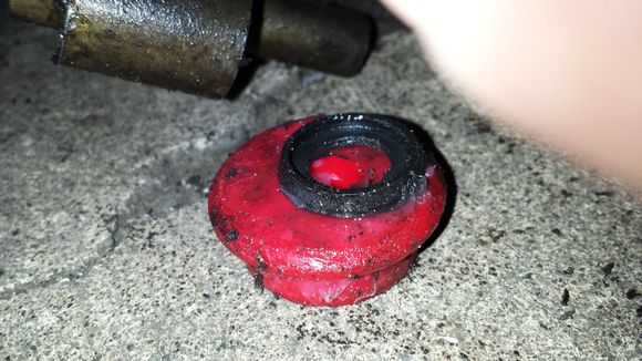 this is one of the new bushings with a washer that came from the ould bushing