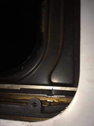 Here is my biggest concern. The rear has to come up and clear the accord roof. If i cannot get this to clear i will need to cut this a bit then modify the prelude roof to fit. I would prefer to not have a moon roof anyway but trimming that roof could end up being an issue.