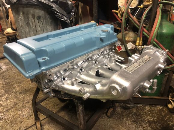 Also picked up something special for the blue hatch. Got a PR3 head with dual valve spring and JDM GSR cams. Got her cleaned up and painted and she’s looking great!