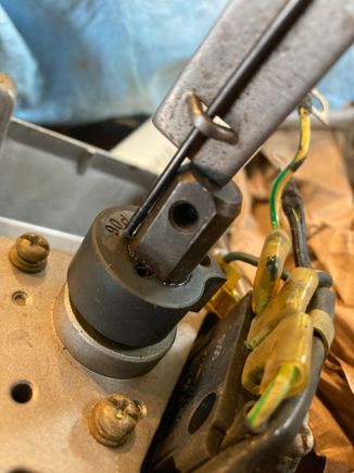 Measure the install depth of the counterweight.