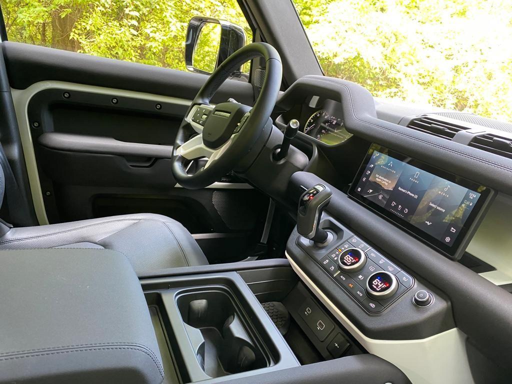 2023 Land Rover Defender - 2023 Land Rover Defender 30th anniversary for sale! - Used - VIN salej7ex3p2113336 - 14,500 Miles - 4 cyl - 4WD - Automatic - SUV - White - Rochester Hills, MI 48309, United States