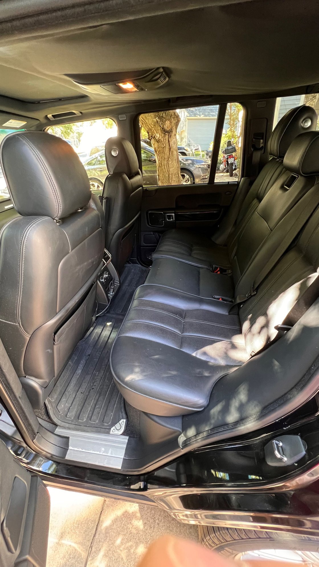 2011 Land Rover Range Rover - 2011 Range Rover Supercharged - Used - VIN SALMF1E46BA338140 - 103,000 Miles - 8 cyl - 4WD - Automatic - SUV - Black - Reston, VA 20194, United States