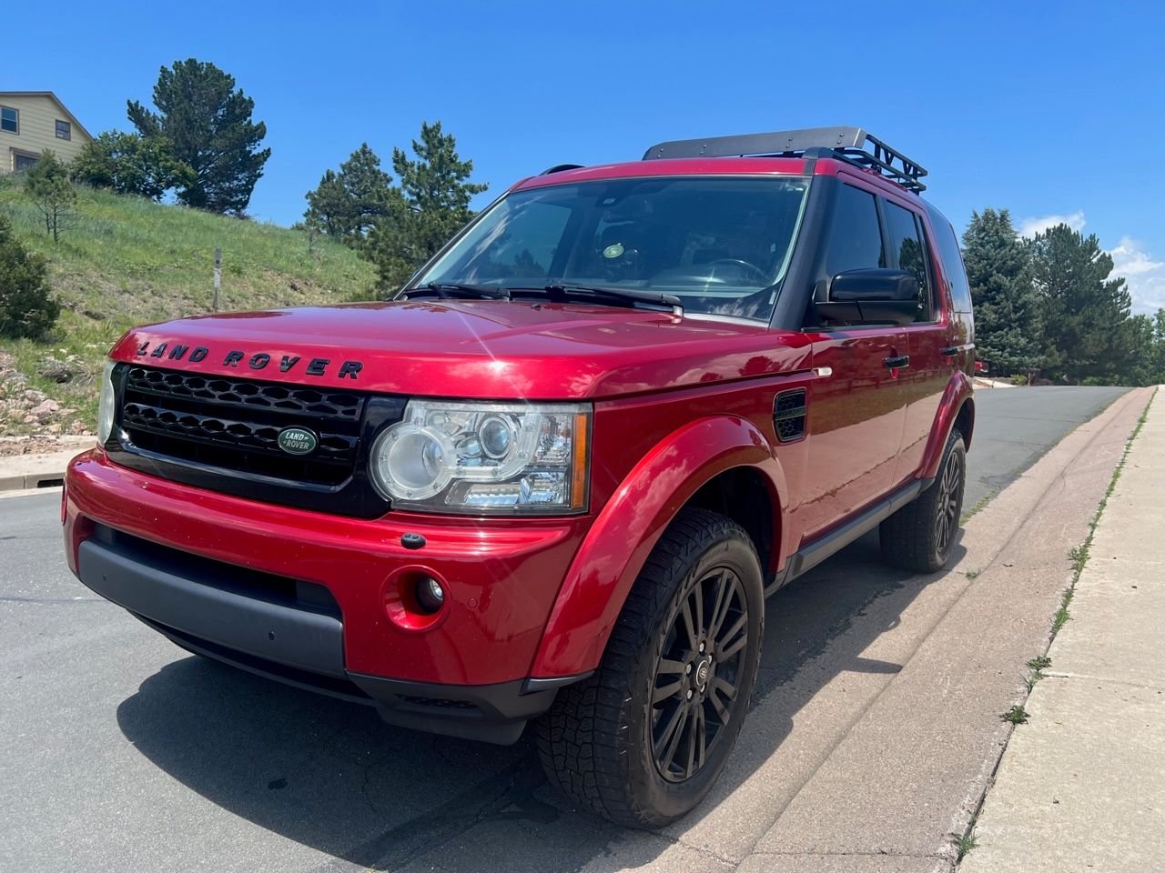 2013 Land Rover LR4 - Beautiful 2013 LR4 Firenze Red - Used - VIN SALAG2D41DA694618 - 8 cyl - 4WD - Automatic - SUV - Red - Colorado Springs, CO 80919, United States