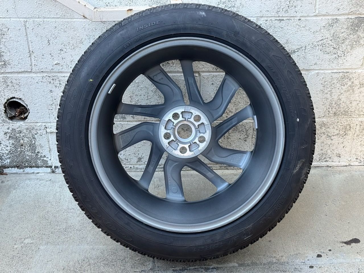 Wheels and Tires/Axles - Five 21" Land Rover Discovery Wheels and Tires - Used - -1 to 2026  All Models - Los Angeles, CA 90029, United States