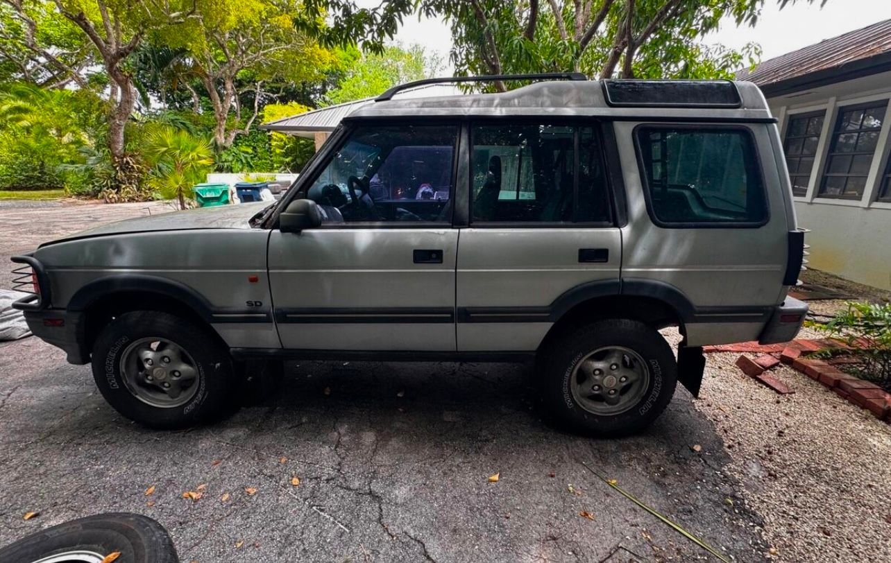 1997 Land Rover Discovery - 1997 discovery 1 SD 5-speed - Used - VIN Saljy1288va550699 - 145,000 Miles - 8 cyl - 4WD - Manual - SUV - Silver - Ocala, FL 34474, United States