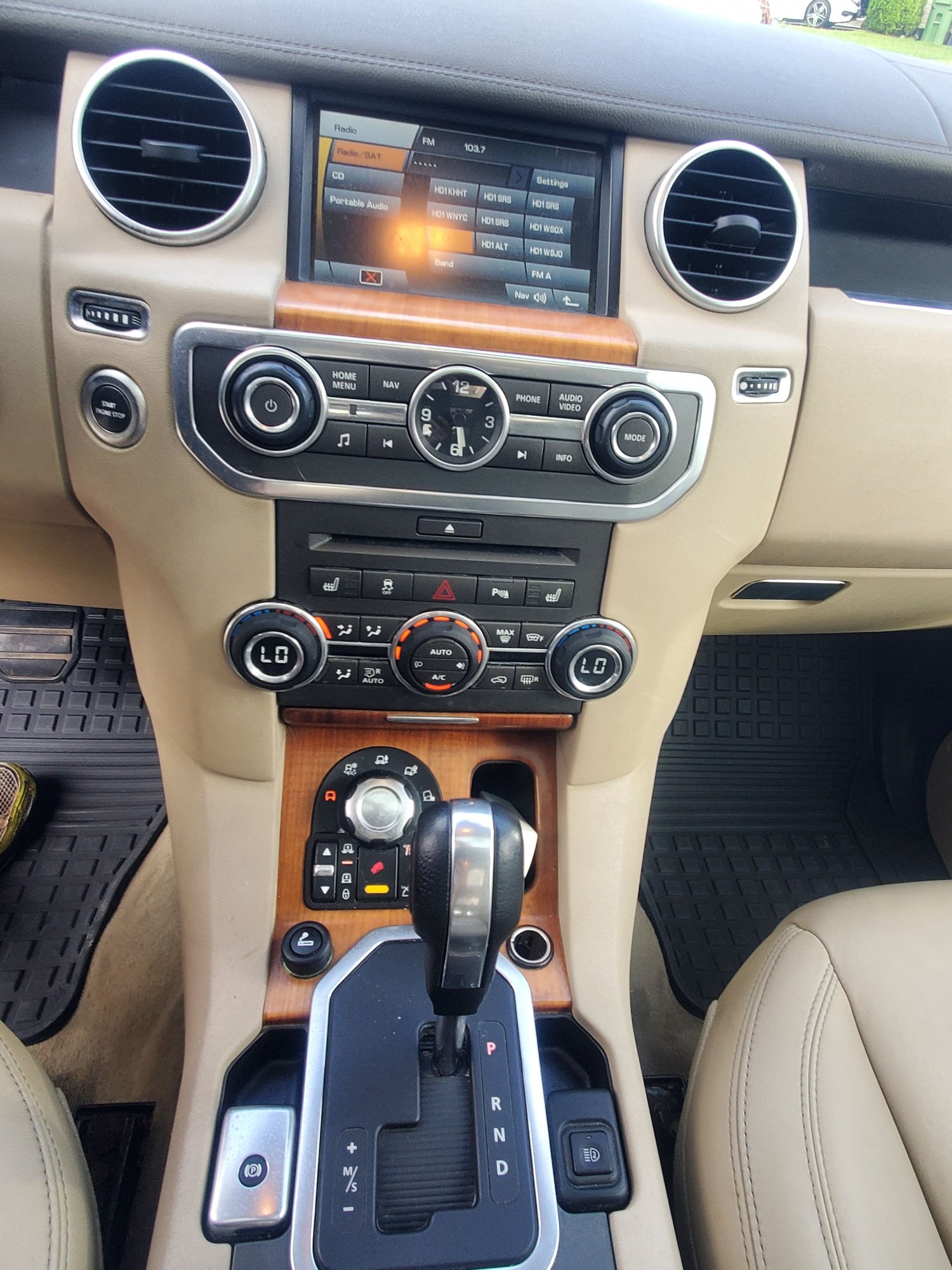 2011 Land Rover LR4 - 2011 lr4 - Used - VIN SALAK2D47BA576598 - 122,000 Miles - 8 cyl - AWD - Automatic - SUV - Other - Egg Harbor Township, NJ 08234, United States