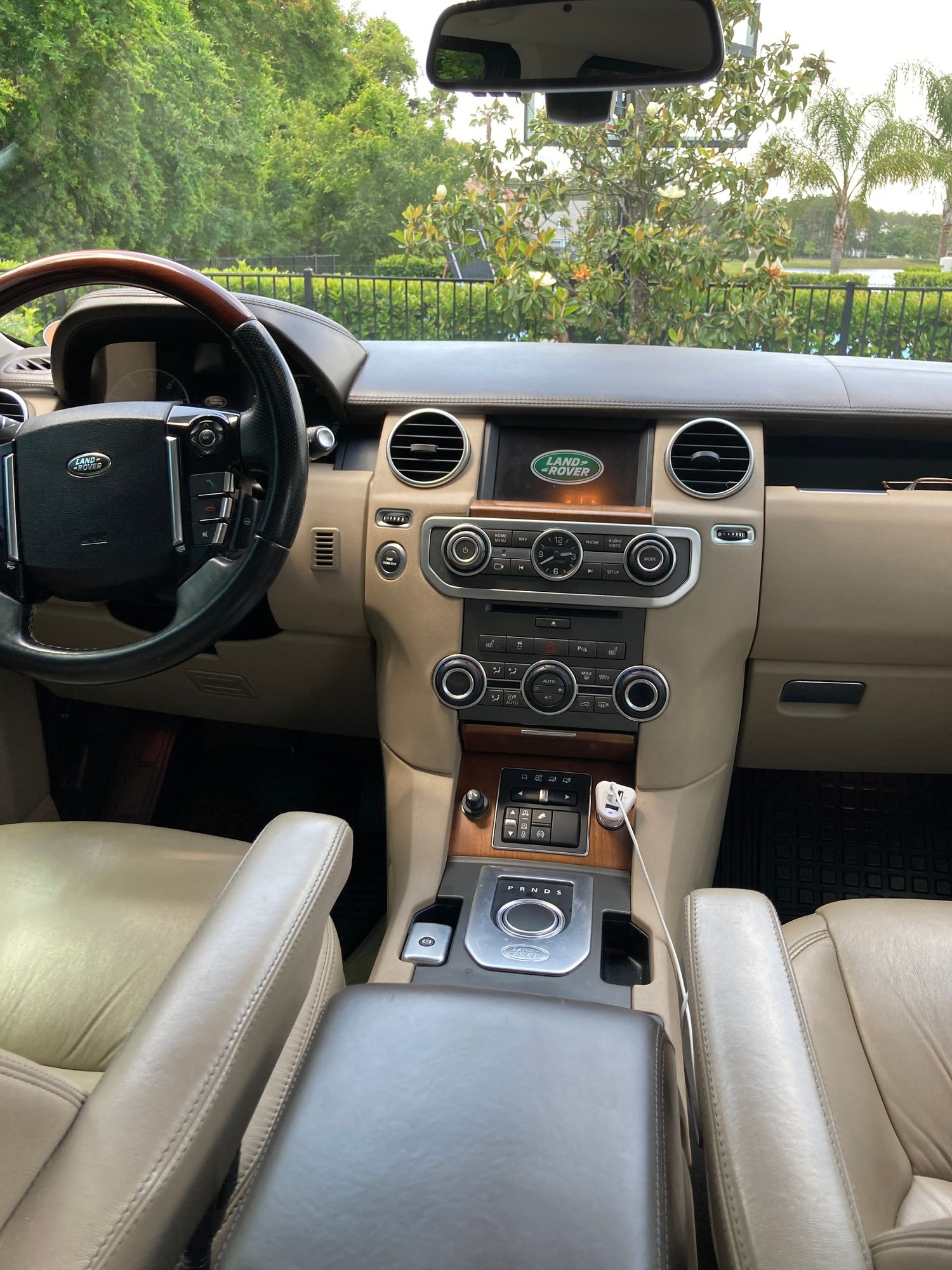 2016 Land Rover LR4 - 2016 Land Rover LR4 Landmark Edition - Used - VIN Salak2v64ga841582 - 72,834 Miles - 8 cyl - 4WD - Automatic - SUV - White - Jacksonville, FL 32224, United States
