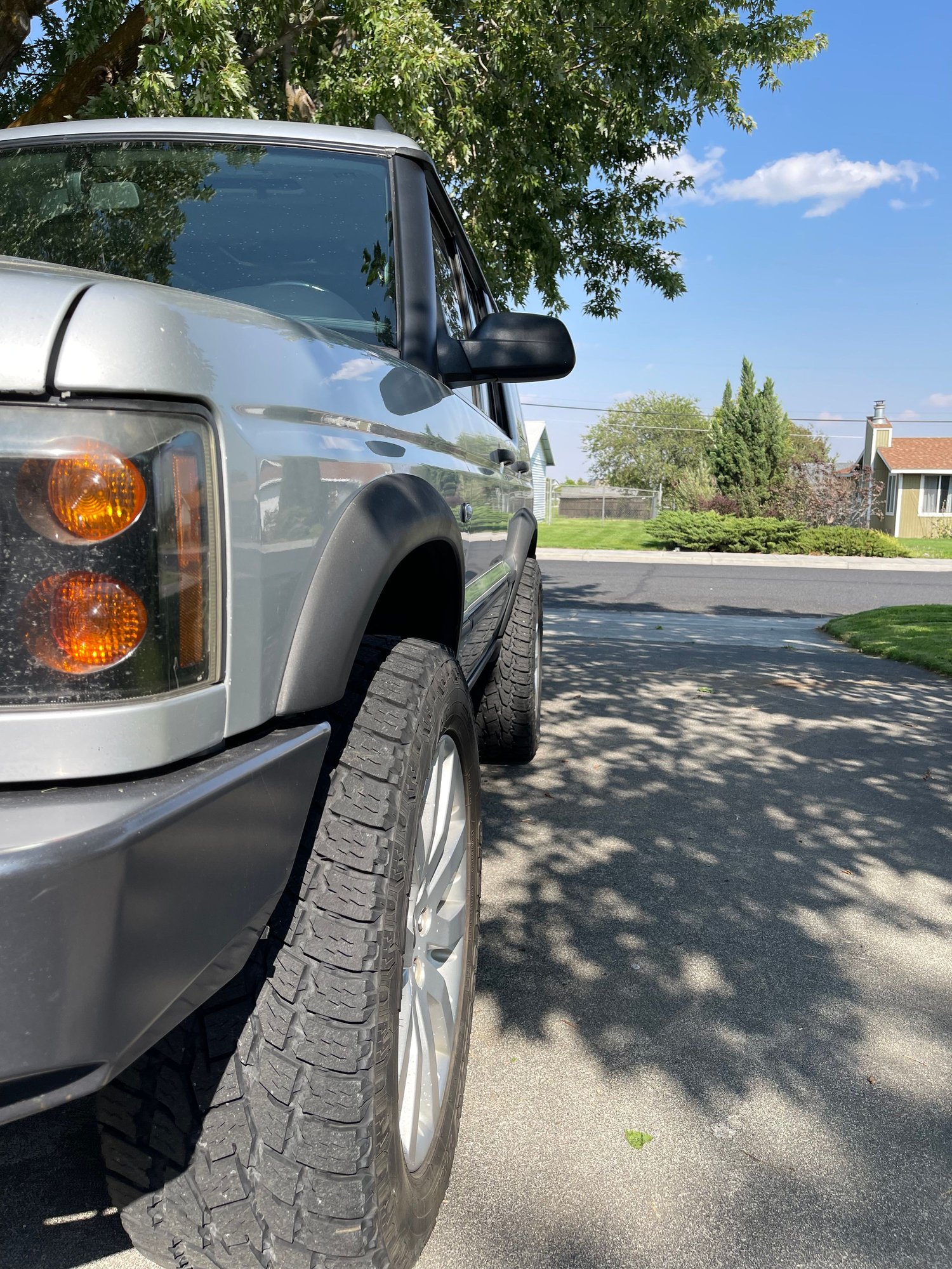2003 Land Rover Discovery - Awesome lifted Disco - Used - VIN SALTW16473A772885 - 160,000 Miles - 8 cyl - 4WD - Automatic - SUV - Silver - Moses Lake, WA 98837, United States