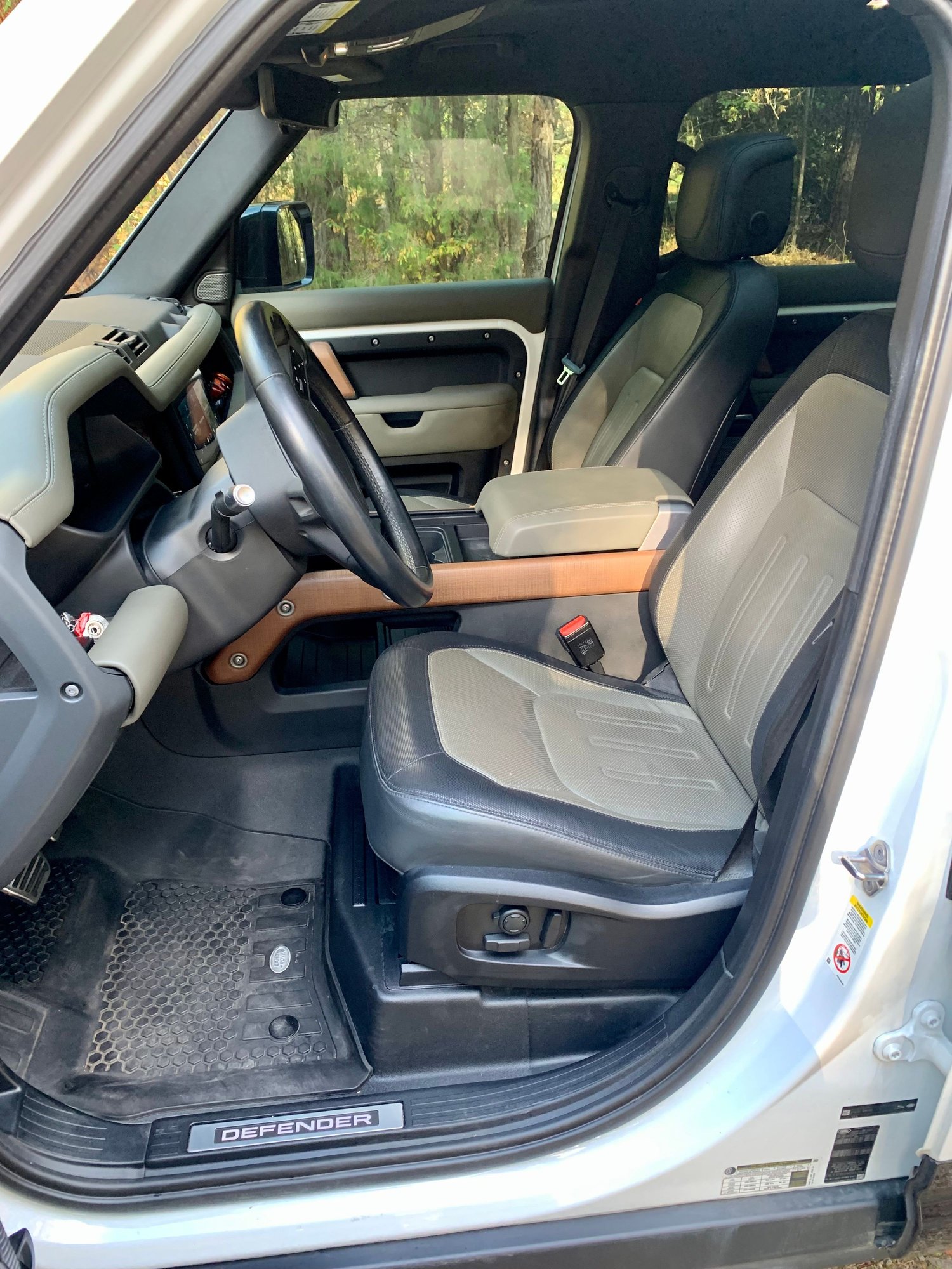 2021 Land Rover Defender - 2021 Defender HSE X-Dynamic - Used - VIN SALE37RU2M2042085 - 48,500 Miles - 6 cyl - AWD - SUV - White - Lexington, SC 29072, United States