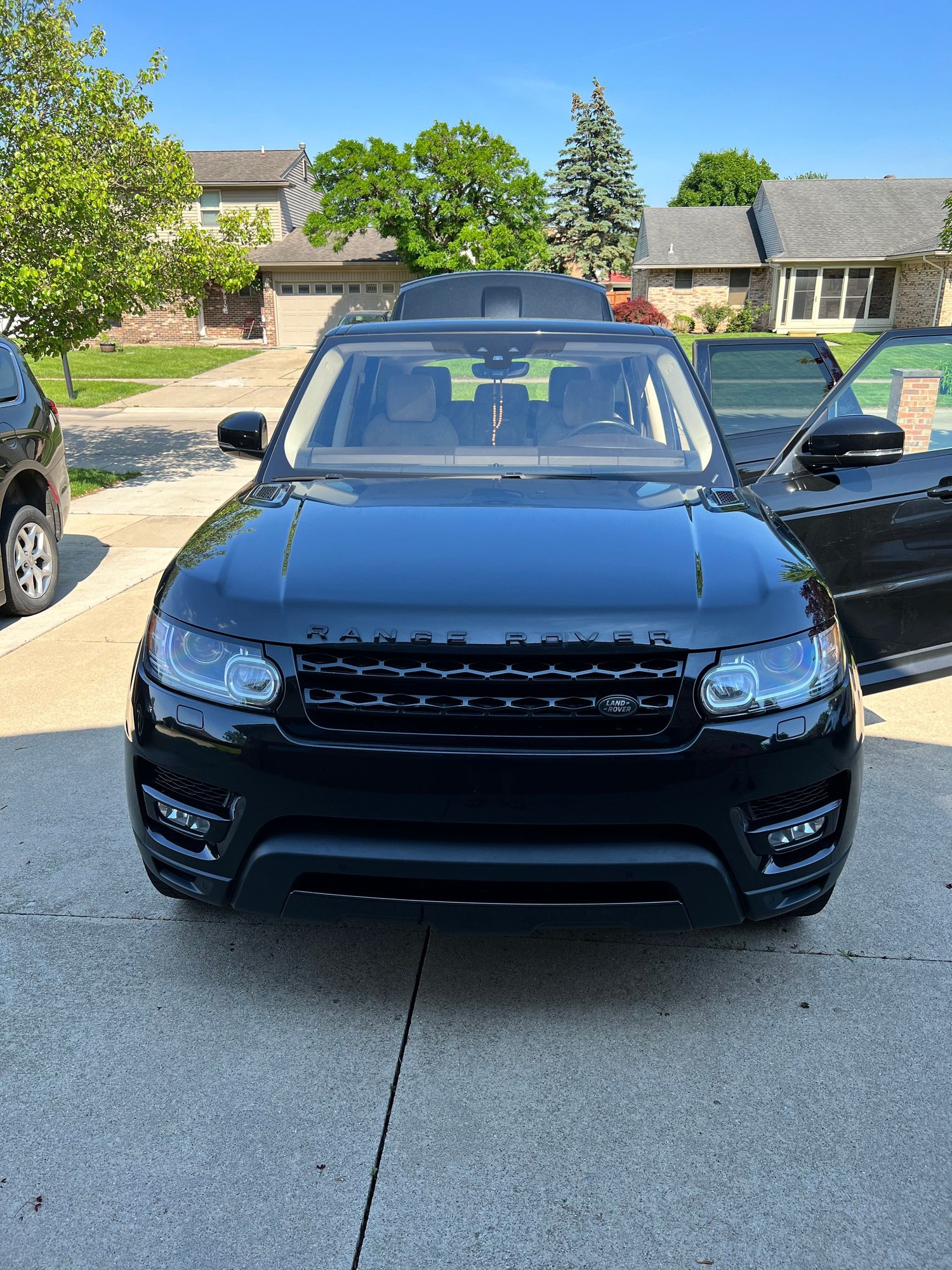 2017 Land Rover Range Rover Sport - For sale 2017 Range Rover HSE sport - Used - VIN SALWR2FV8HA154825 - 29,100 Miles - 6 cyl - AWD - Automatic - SUV - Black - Riverview, MI 48193, United States