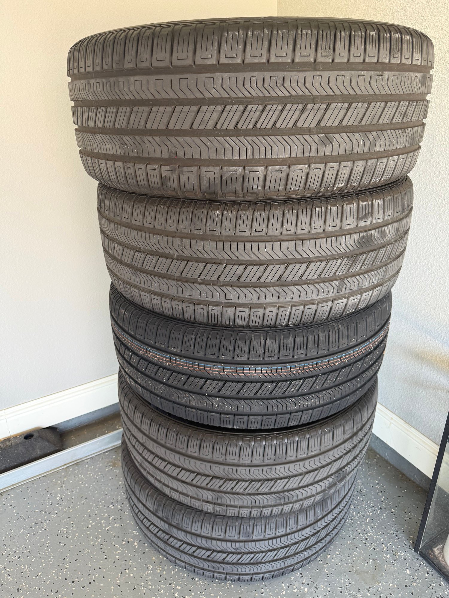 Wheels and Tires/Axles - 275/45/22 Continental Cross Contact QTY 5 (Less than 100 miles) - Used - All Years  All Models - Dallas, TX 75001, United States
