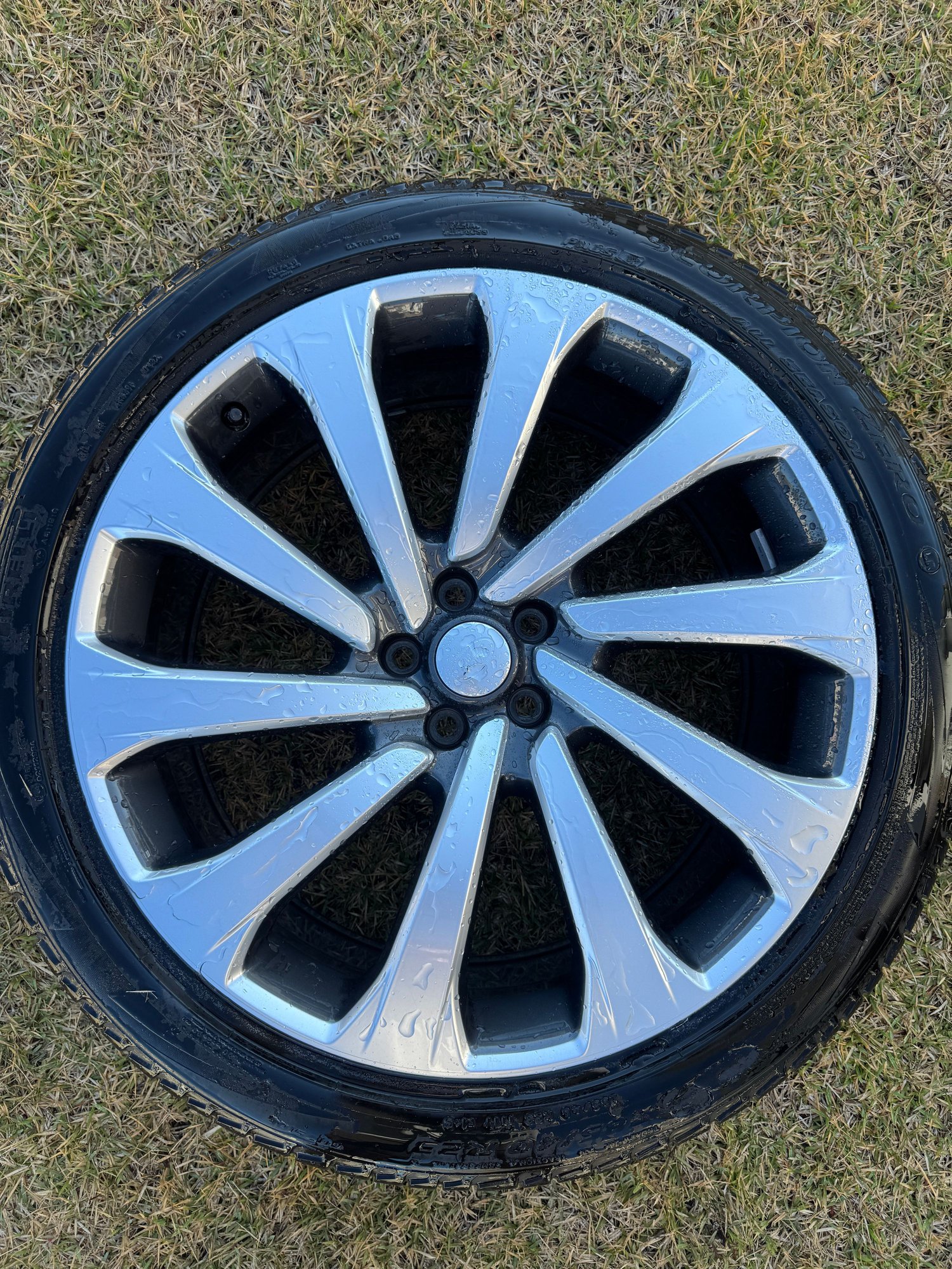 Wheels and Tires/Axles - 23” SV style 1079 wheels and tires - Used - 2010 to 2027 Land Rover All Models - Pensacola, FL 32507, United States