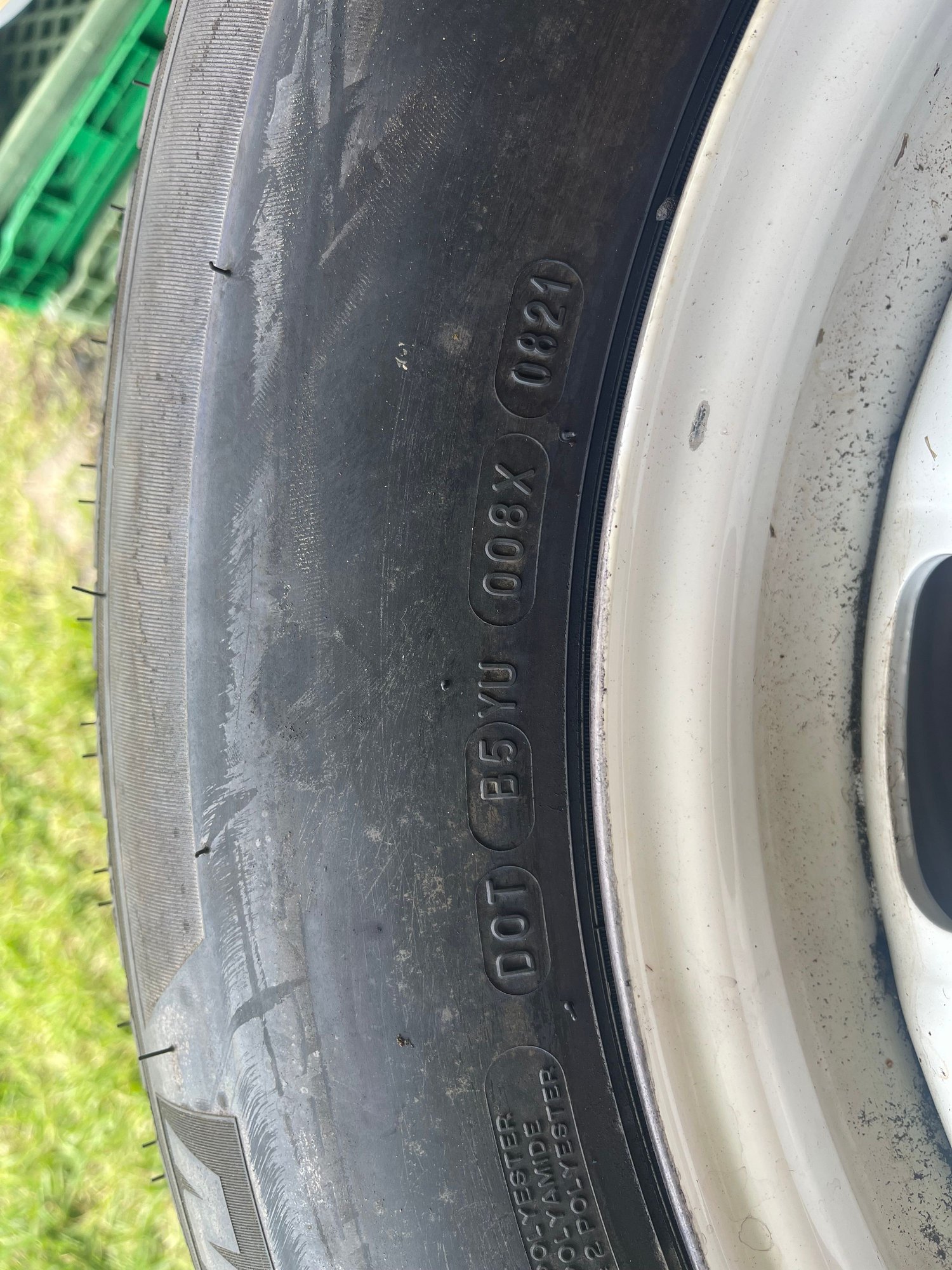 Drivetrain - 5 white steel wheels with Michelin tires,lug nuts and center caps - Used - 2020 to 2024 Land Rover Defender 110 - Miramar, FL 33023, United States