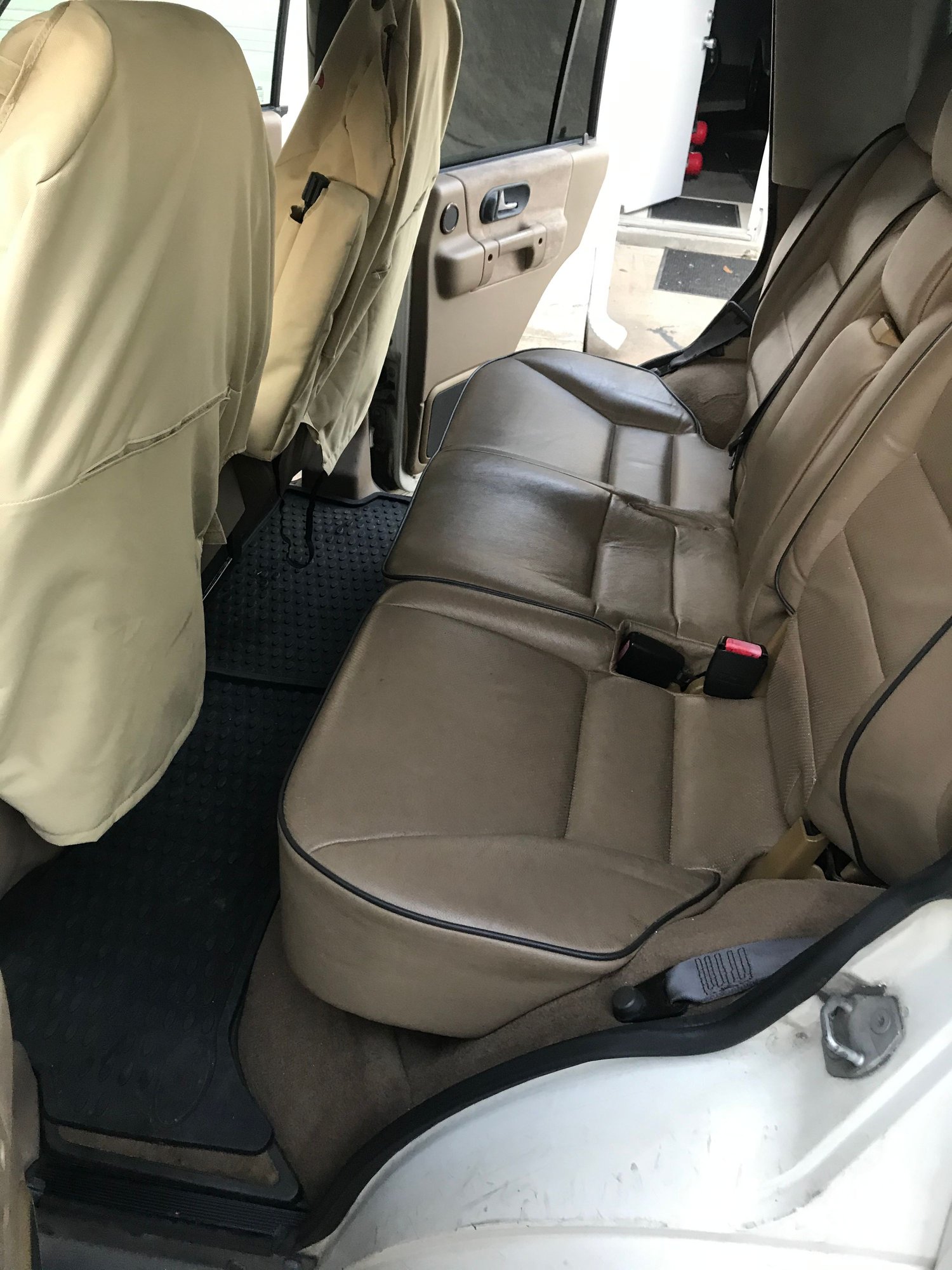 2002 Land Rover Discovery - Running Strong & Cool!!!! 2002 Discovery SE II Best Offer - Used - VIN SALTY12412A742781 - 248,774 Miles - 8 cyl - AWD - Automatic - SUV - White - Houston, TX 77496, United States