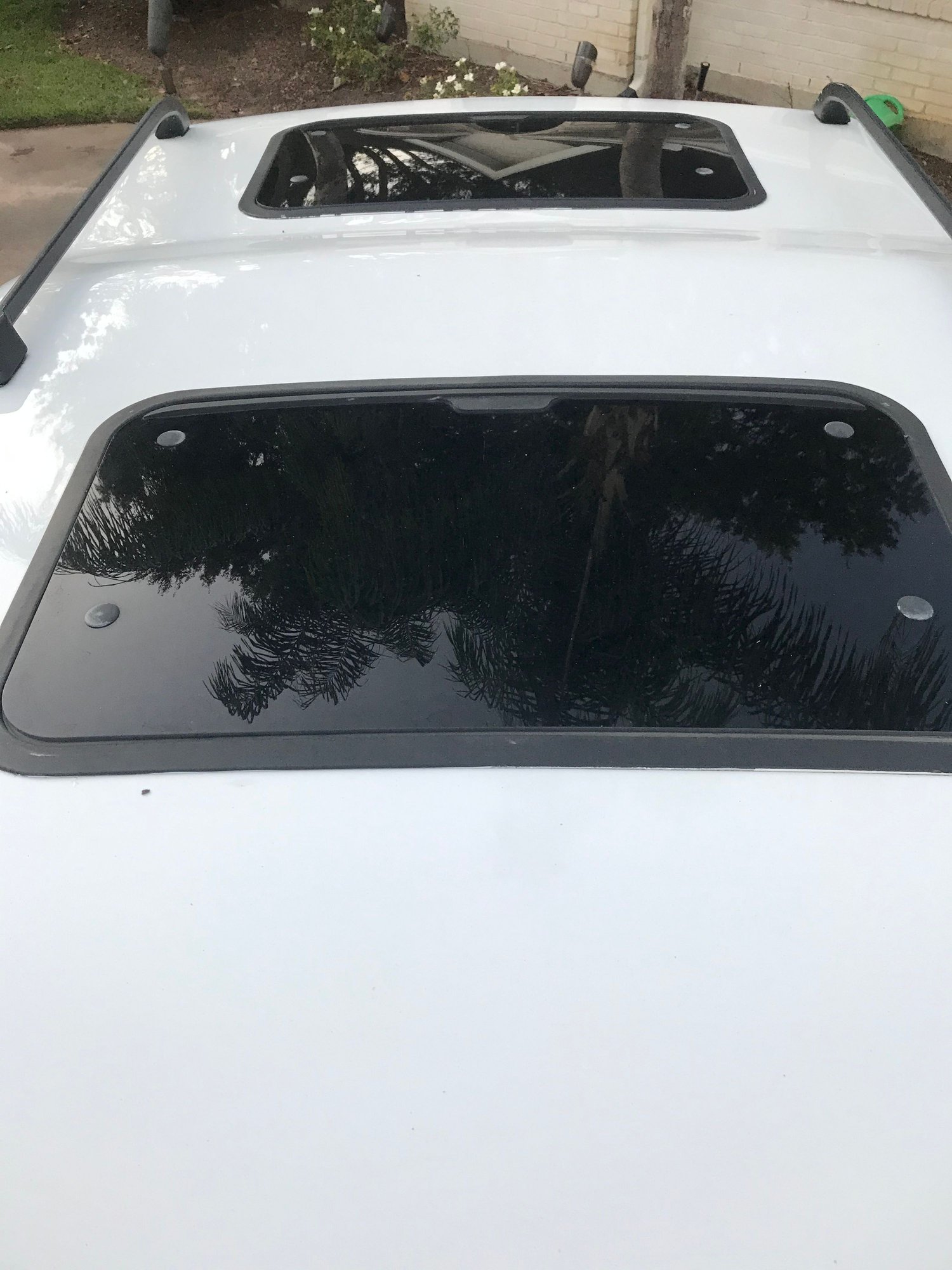 2002 Land Rover Discovery - Running Strong & Cool!!!! 2002 Discovery SE II Best Offer - Used - VIN SALTY12412A742781 - 248,774 Miles - 8 cyl - AWD - Automatic - SUV - White - Houston, TX 77496, United States