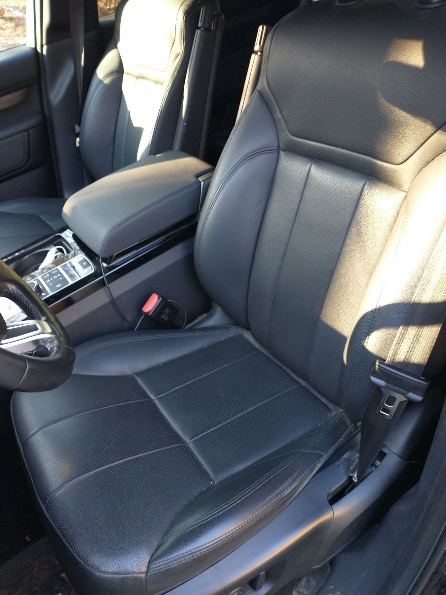 2017 Land Rover Discovery - 2017 Discovery V - Used - VIN SALRRBBK7HA 01051 - 61,000 Miles - 6 cyl - 4WD - SUV - Black - Smith Mountain Lake, VA 24184, United States
