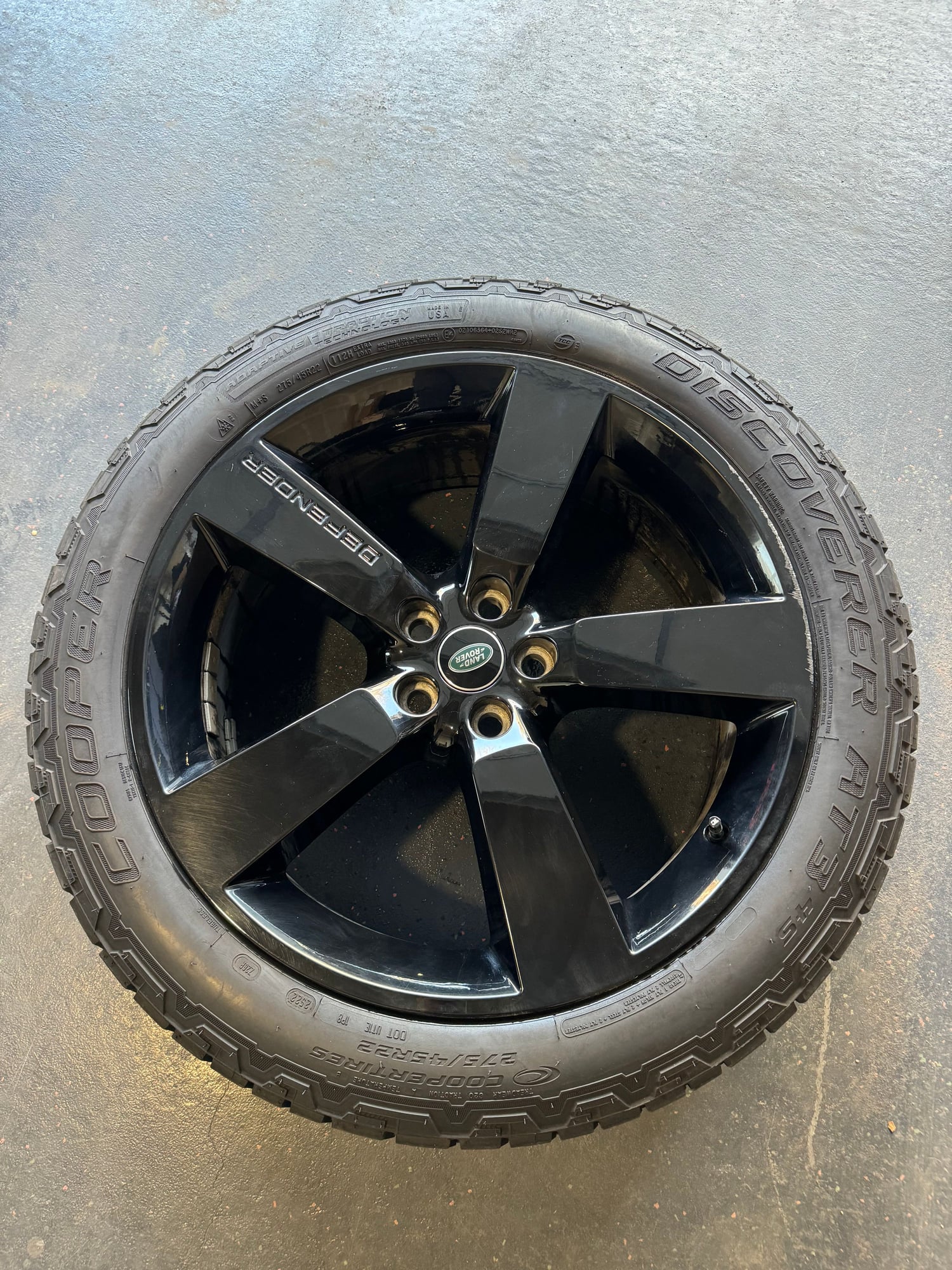 Wheels and Tires/Axles - Land Rover Defender 22" Style 5098 Gloss Black, Cooper AT3 4S Tire,  Includes Spare - Used - All Years  All Models - Denver, CO 80204, United States