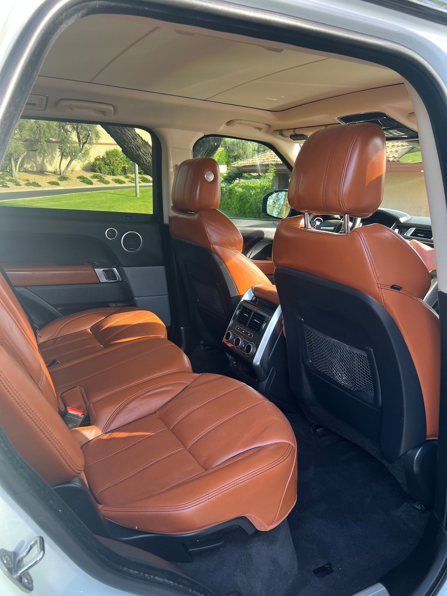 2017 Land Rover Range Rover Sport - 2017 Range Rover Sport Supercharged Dynamic 5.0L - Used - VIN SALWR2FE3HA148494 - 46,000 Miles - 4WD - Automatic - SUV - White - Phoenix, AZ 85018, United States