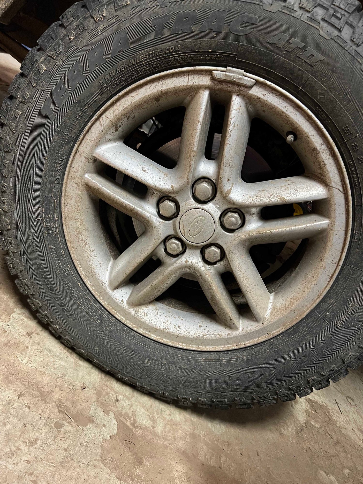 Wheels and Tires/Axles - Set of 5 -18" Hurricane Wheels & Herrcules TerraTrac AT2 LT265/65R18 90%  Eugene, OR - Used - 1999 to 2004 Land Rover Discovery - Junction City, OR 97448, United States