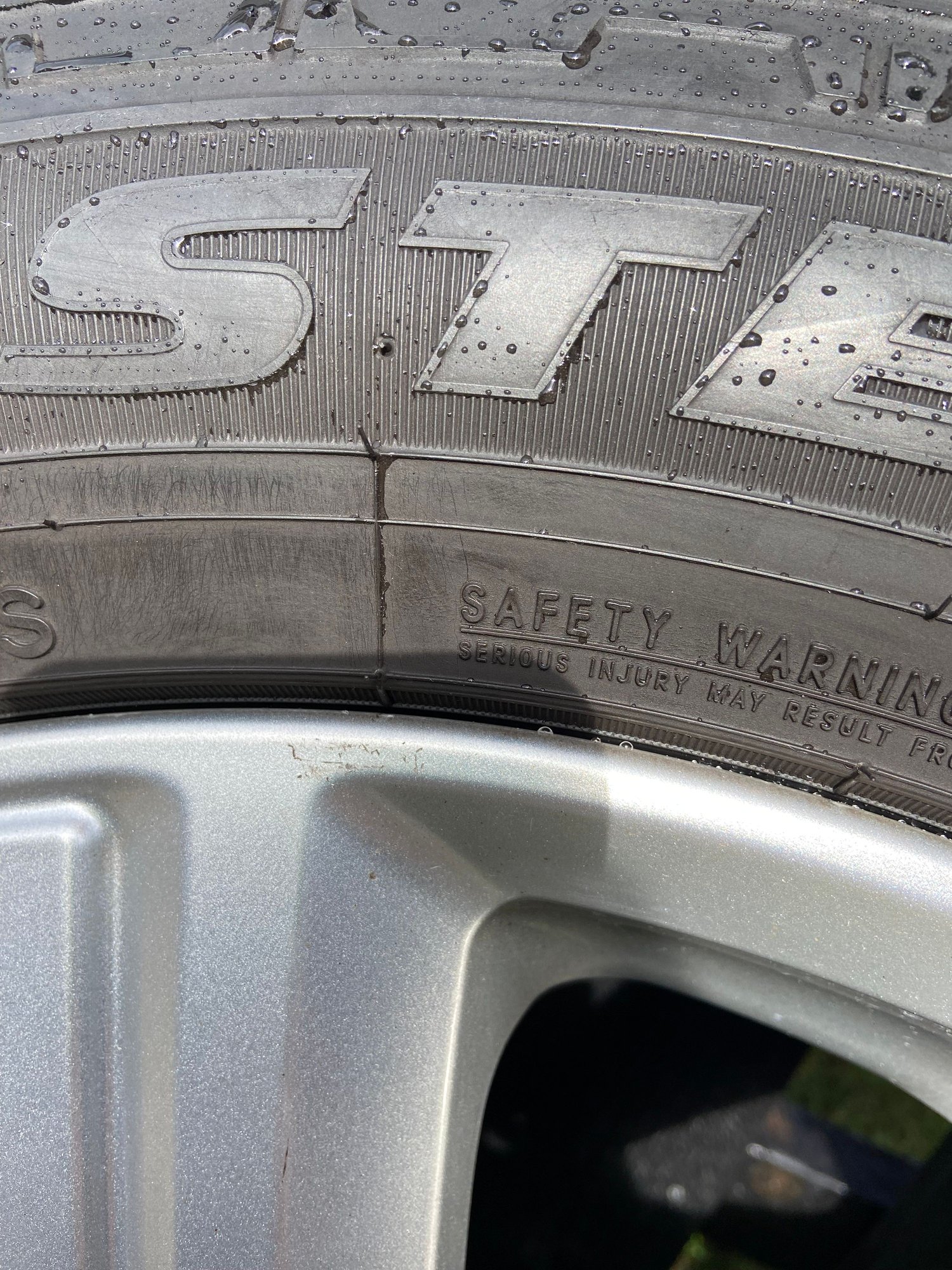 Wheels and Tires/Axles - LR4 - Factory rims/tires & TPMS sensors - Used - 2014 to 2016 Land Rover LR4 - Buffalo, NY 14222, United States