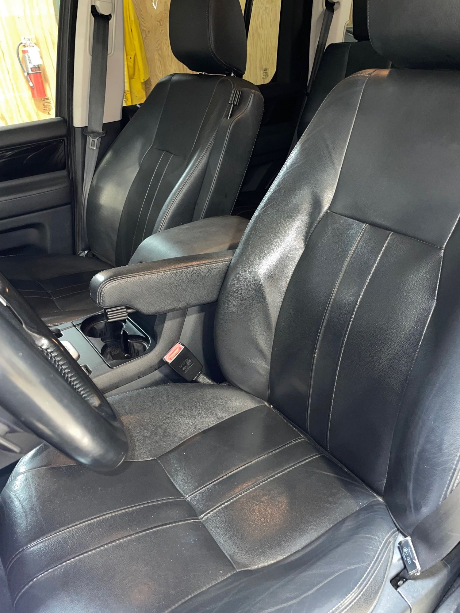2014 Land Rover LR4 - Well Maintained 2014 LR4 HSE - 92,400 Miles - Used - VIN SALAG2V66EA729087 - 92,400 Miles - Automatic - Black - Charlotte, NC 28208, United States