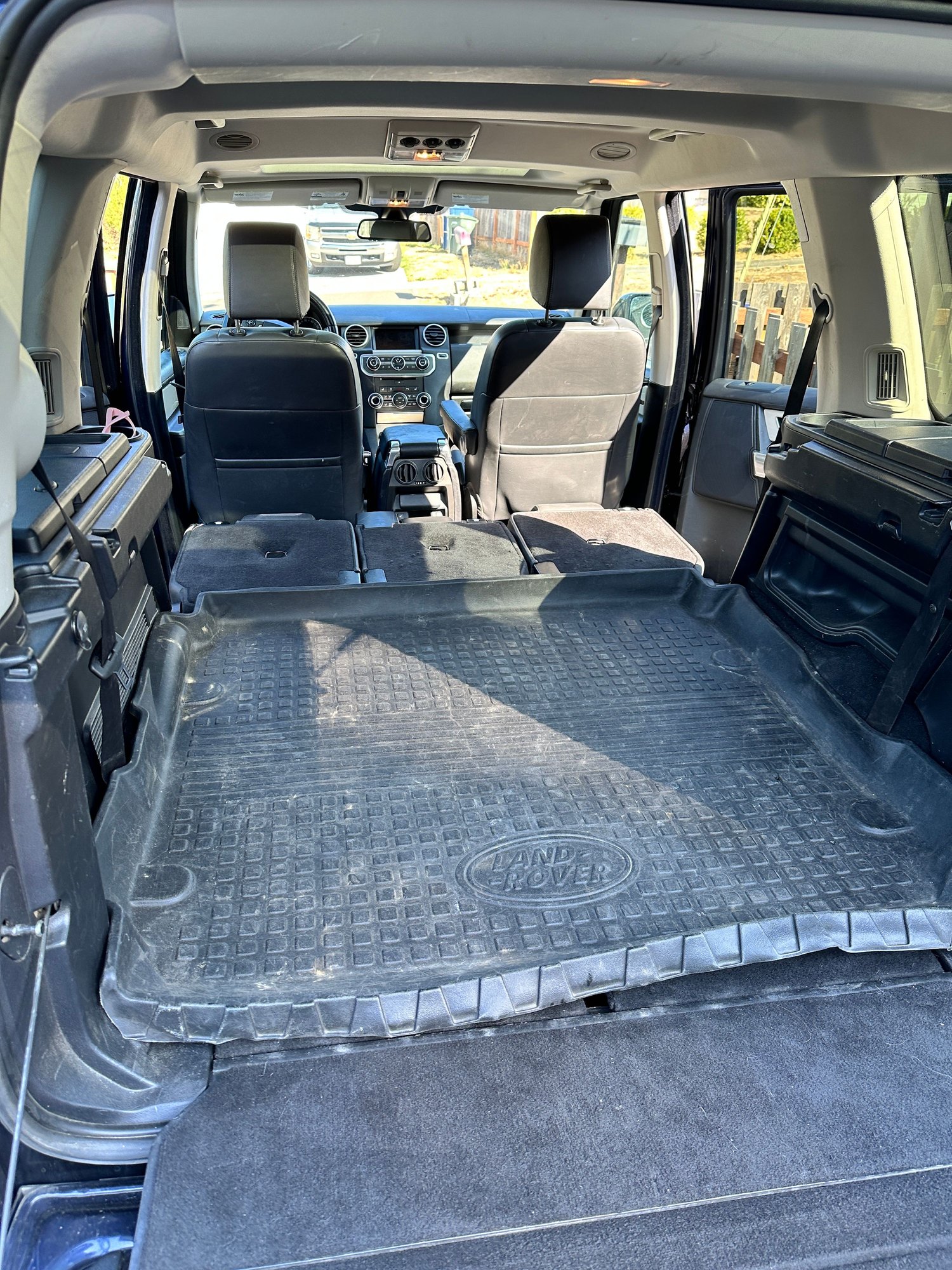 2014 Land Rover LR4 - 2014 Land Rover LR4 HSE LUX sport utility - $20,000 (Northeast Tacoma) - Used - VIN SALAK2V64EA705773 - 145,118 Miles - 6 cyl - 4WD - Automatic - SUV - Blue - Tacoma, WA 98404, United States