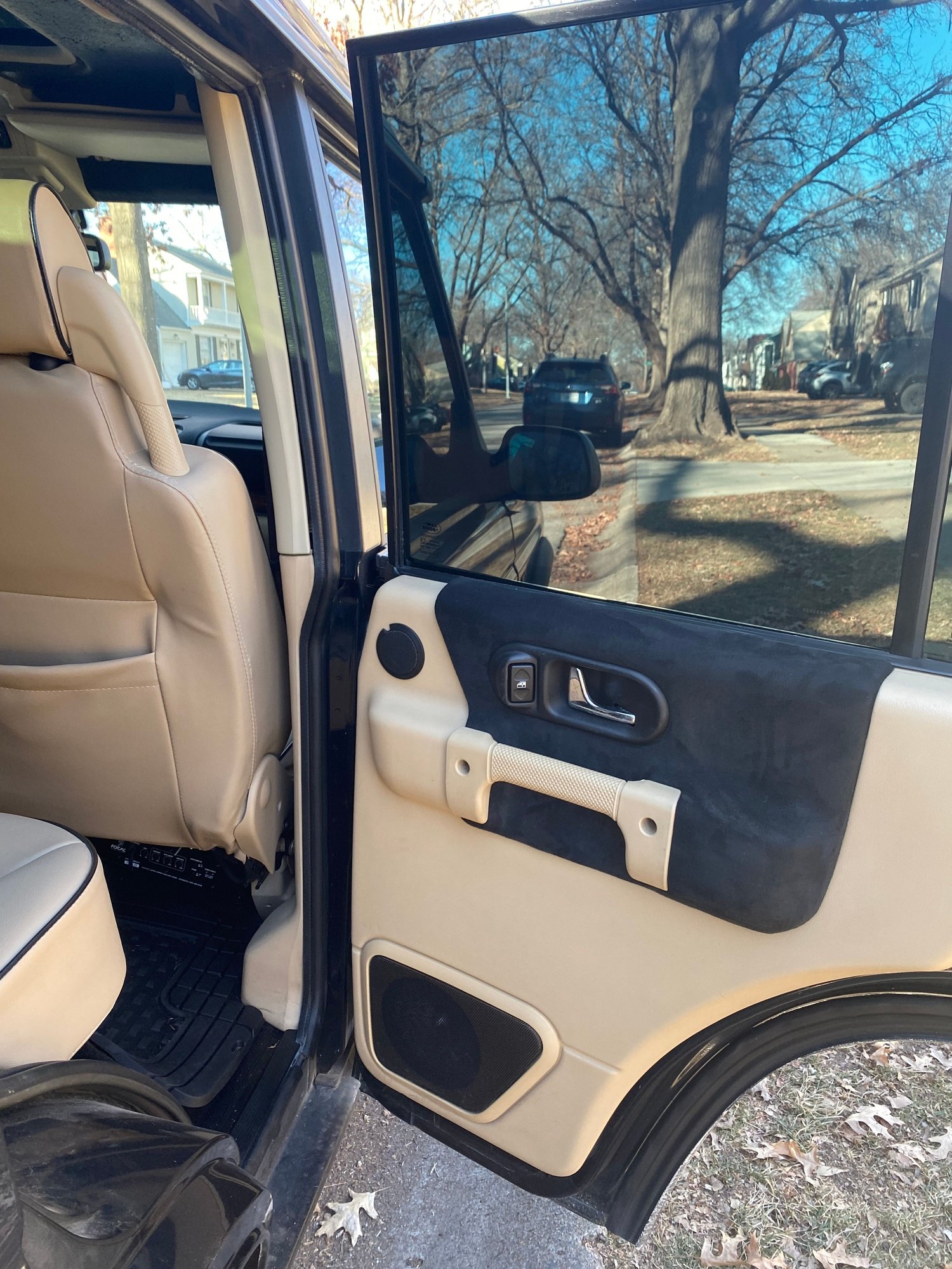 2004 Land Rover Discovery - Great LOOKING 2004 Disco 2... but needs new engine - Used - VIN SLATW19484A832038 - 131,347 Miles - 8 cyl - AWD - Automatic - SUV - Blue - Kansas City, MO 64131, United States