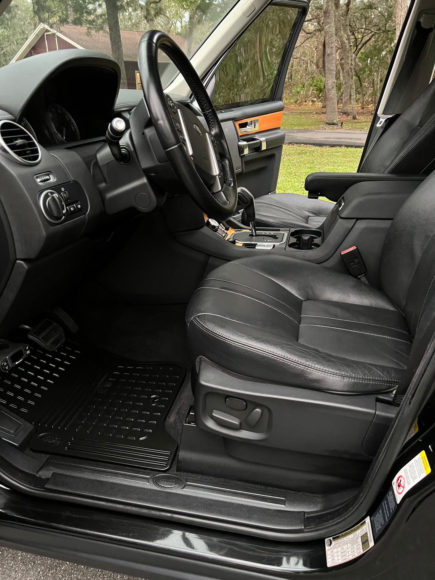 2012 Land Rover LR4 - Clean 2012 LR4 HSE - Used - VIN SALAG2D4XCA622279 - 106,800 Miles - 8 cyl - 4WD - Automatic - SUV - Black - Daytona Beach, FL 32174, United States