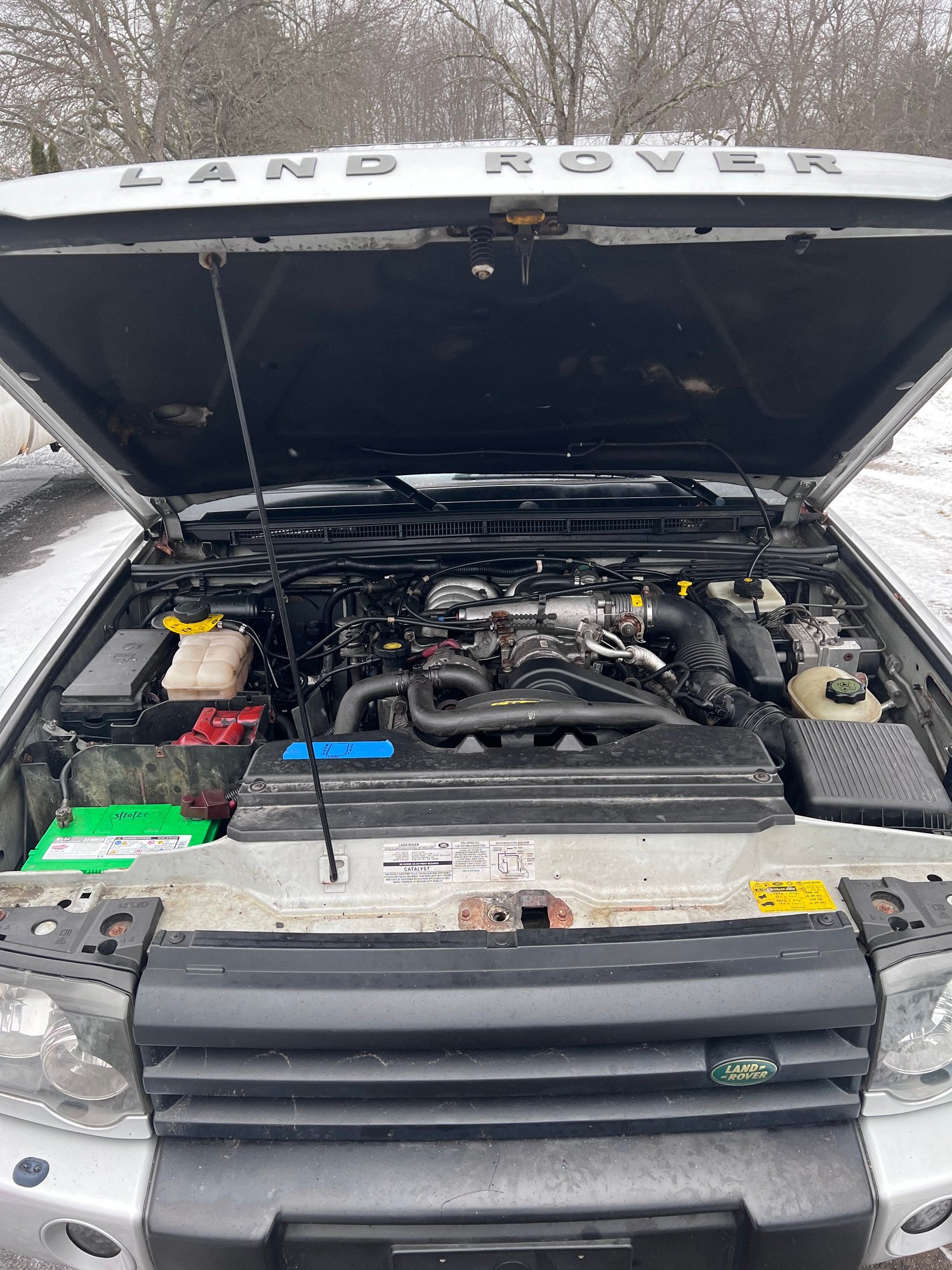 2004 Land Rover Discovery - 2004 Land Rover Discovery (Blown Head Gasket) - Used - VIN SALTW19424A865987 - 87,000 Miles - 8 cyl - AWD - Automatic - SUV - Silver - Gansevoort, NY 12831, United States